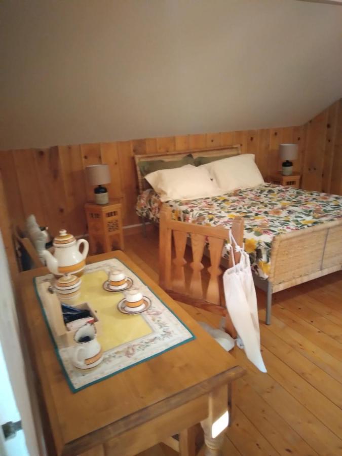Les Dames De La Saugiat Bed and Breakfast Le Fied Εξωτερικό φωτογραφία