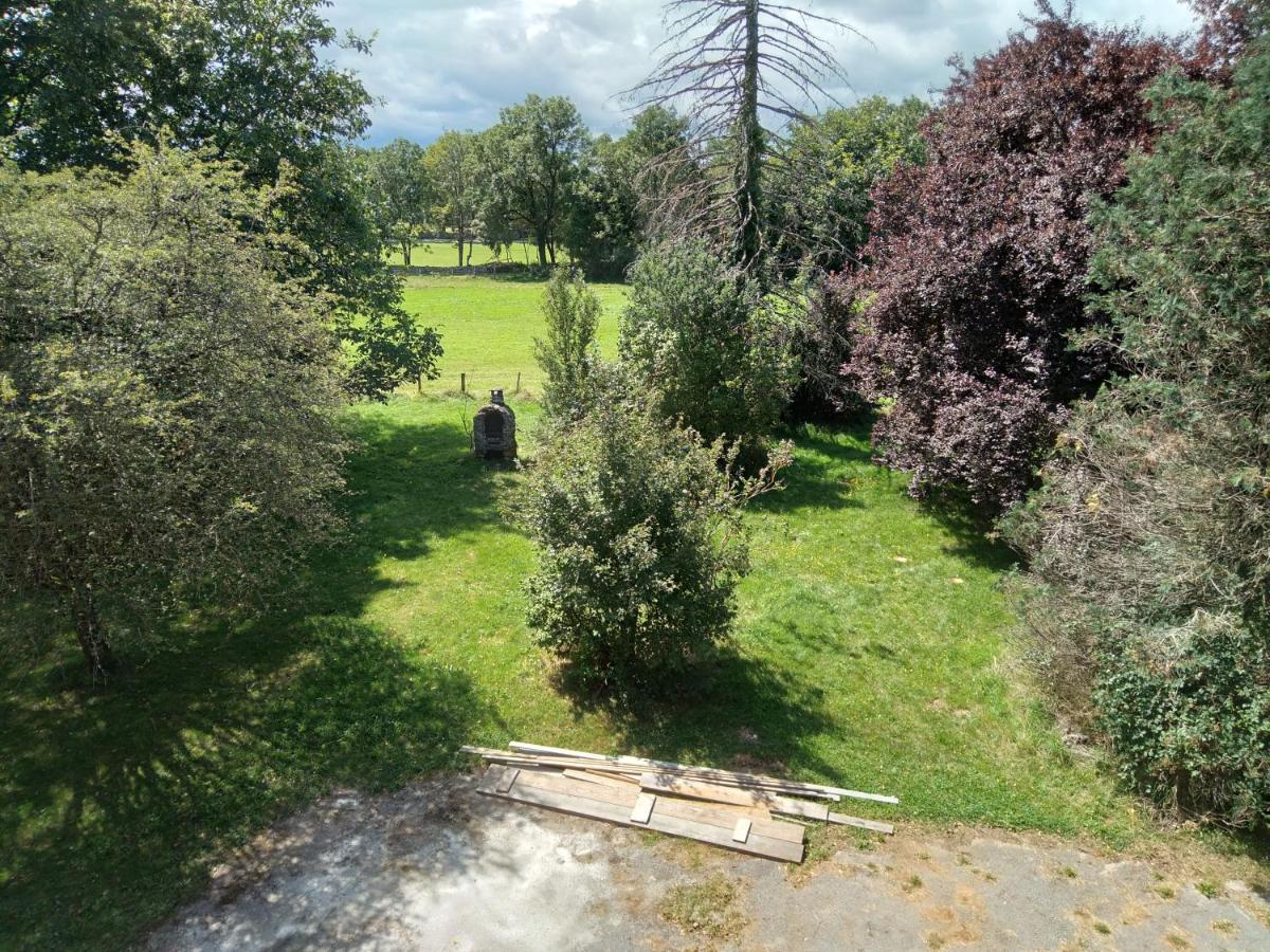 Les Dames De La Saugiat Bed and Breakfast Le Fied Εξωτερικό φωτογραφία