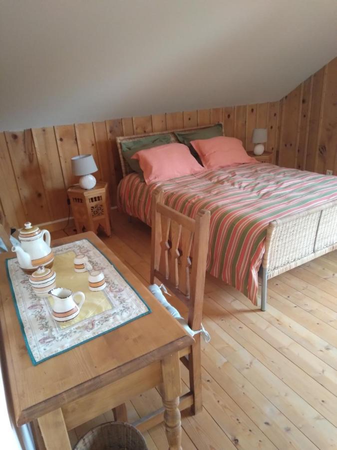 Les Dames De La Saugiat Bed and Breakfast Le Fied Εξωτερικό φωτογραφία