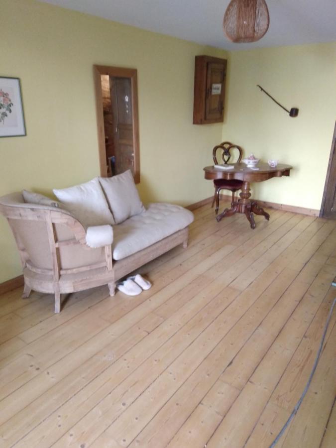 Les Dames De La Saugiat Bed and Breakfast Le Fied Εξωτερικό φωτογραφία