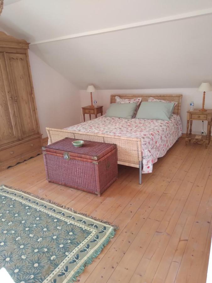 Les Dames De La Saugiat Bed and Breakfast Le Fied Εξωτερικό φωτογραφία