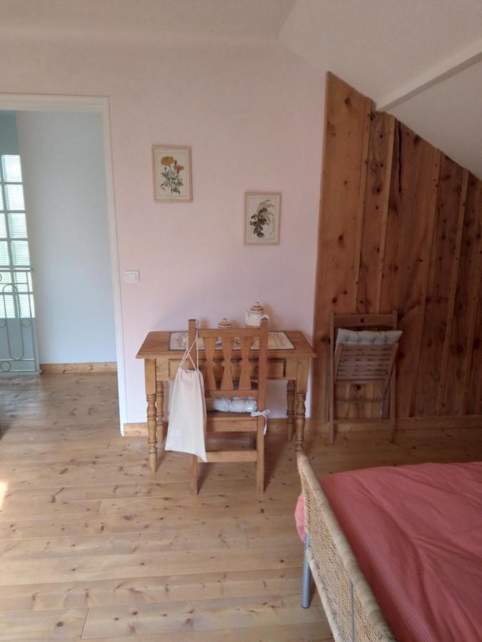 Les Dames De La Saugiat Bed and Breakfast Le Fied Εξωτερικό φωτογραφία