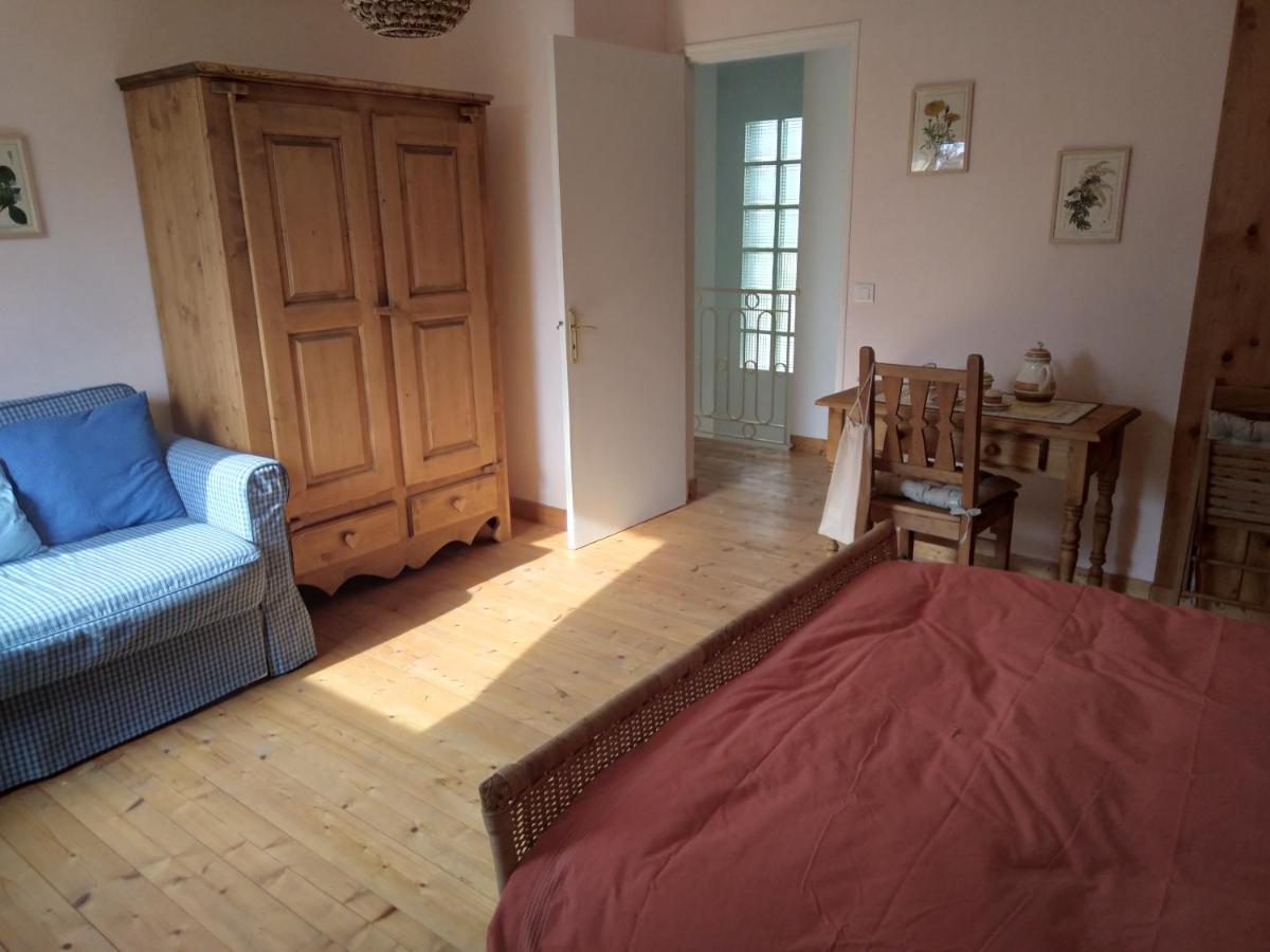 Les Dames De La Saugiat Bed and Breakfast Le Fied Εξωτερικό φωτογραφία